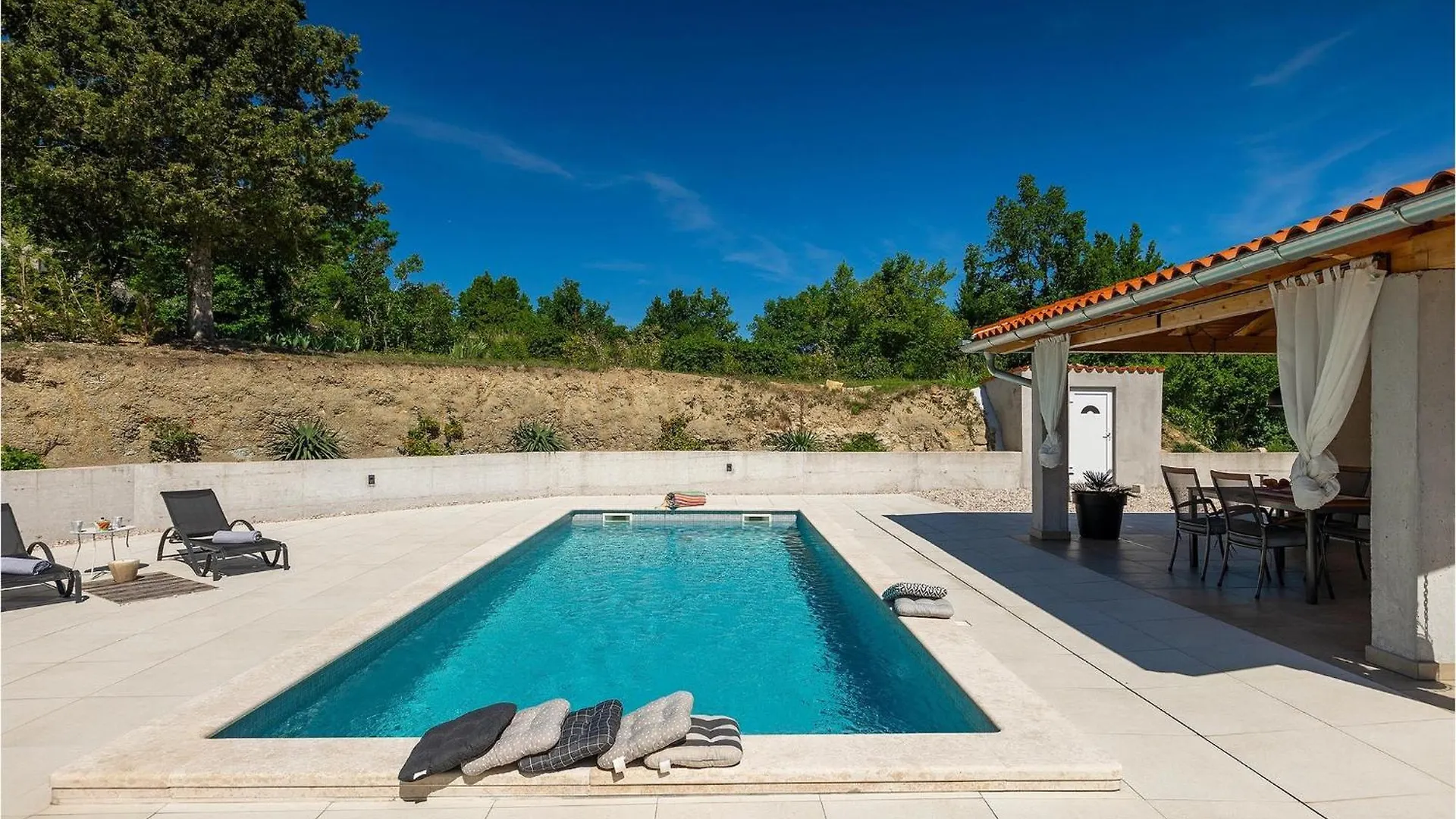 Ferienhaus Villa Des4U Kostrcani